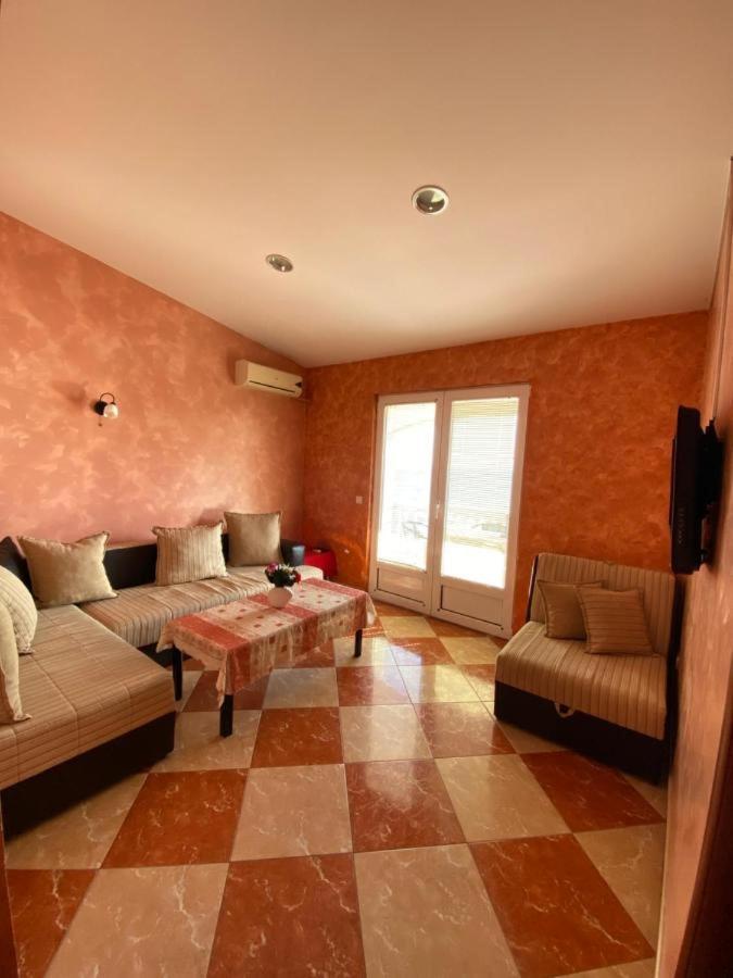 Apartmani Luksic Сутоморе Екстер'єр фото
