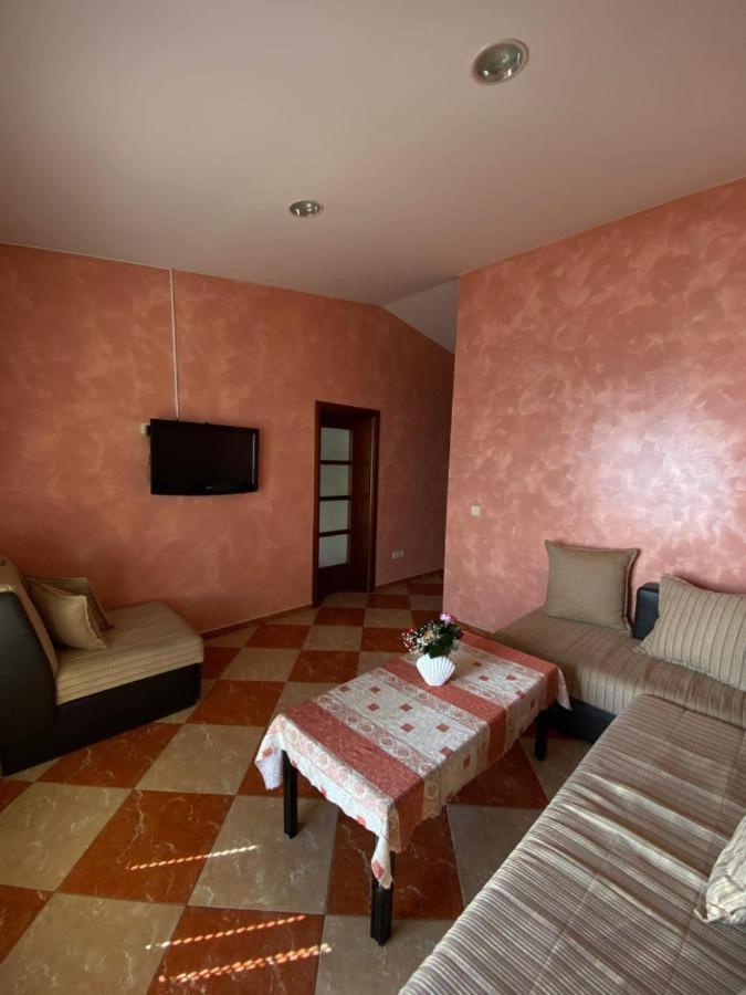 Apartmani Luksic Сутоморе Екстер'єр фото