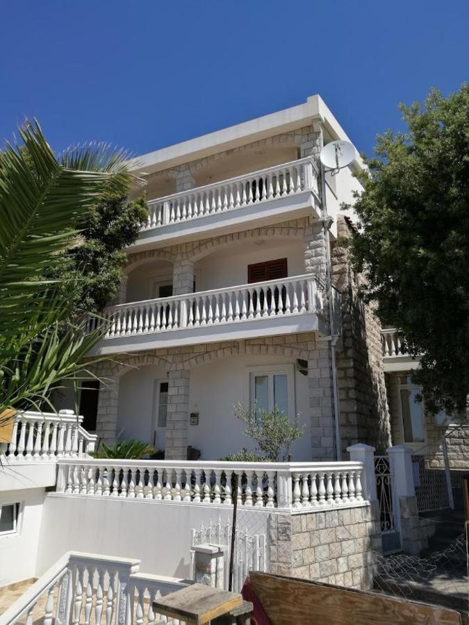 Apartmani Luksic Сутоморе Екстер'єр фото